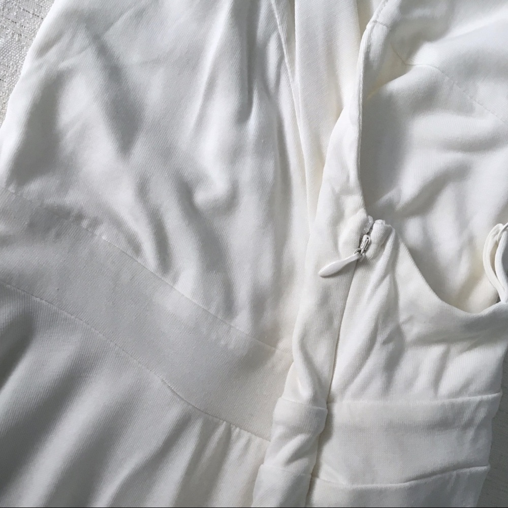 Urban Outfitters Kimchi Blue Size Small White Romper Flirty Girly Wrap Style - Picture 6 of 14